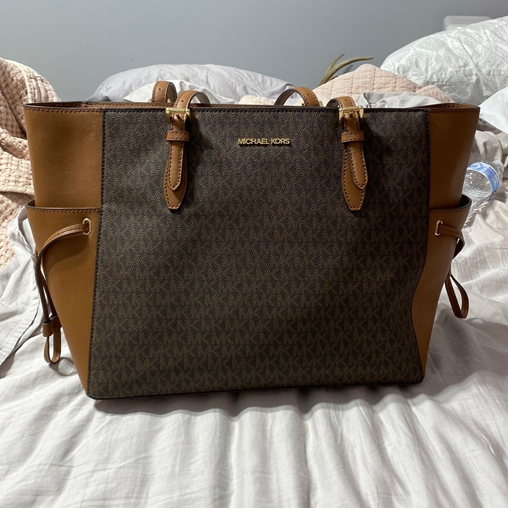 Michael Kors Shoulder Bag